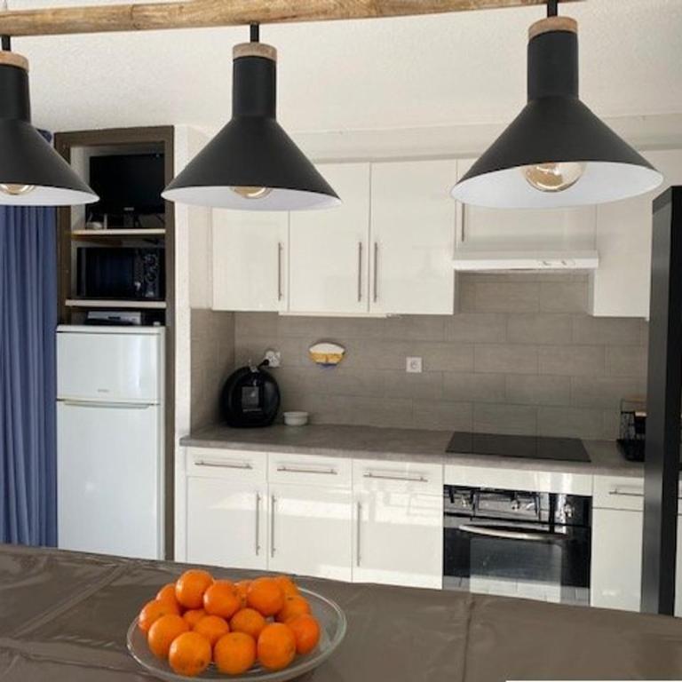 Studio Cabine à Le Barcarès, 4 couchages, terrasse, parking, piscine et activités sportives - FR-1-195-23 - Monolocale - 2