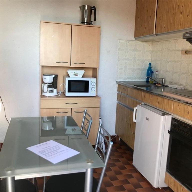 Villa 2 Pièces Climatisée avec Terrasse, Face à la Mer, Parking Privé, Proche Commerces et Plage - FR-1-81-343 - Villa - 2