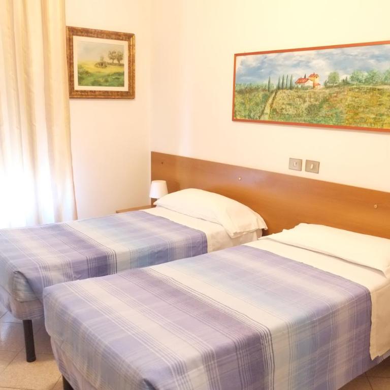 Albergo Italia di Nardi Renzo & C Snc - Camera Matrimoniale/Doppia con Letti Singoli - 12