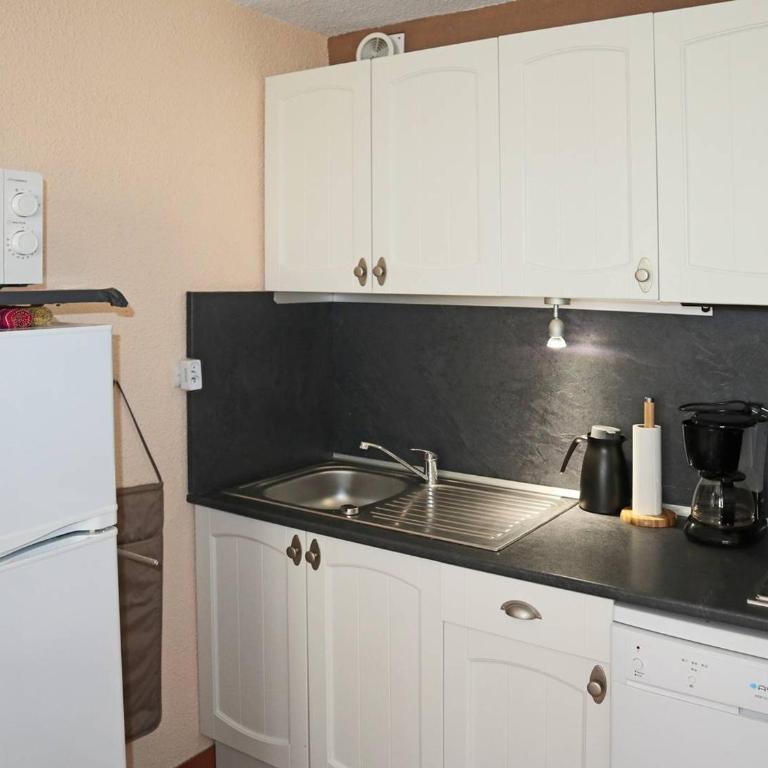 Studio cosy skis aux pieds, balcon sud-est, 400m centre station, parking, quartier calme - FR-1-322-97 - Apartment (4 Erwachsene) - 4