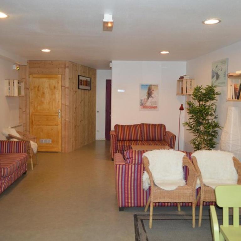 Charmant studio cabine pour 4 personnes face aux pistes à Montgenèvre - FR-1-266-98 - Apartamento - 2