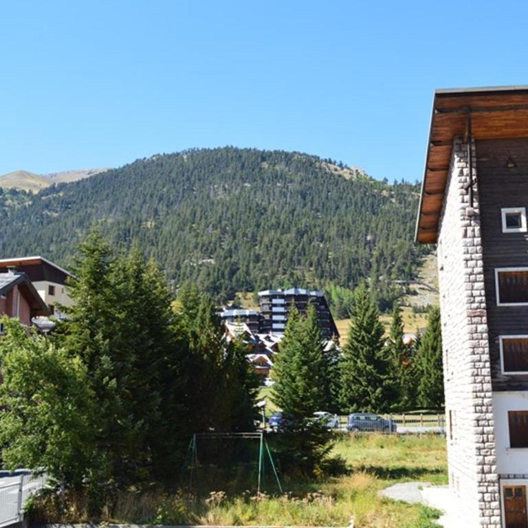 Charmant studio cabine pour 4 personnes face aux pistes à Montgenèvre - FR-1-266-98 - Apartamento - 4
