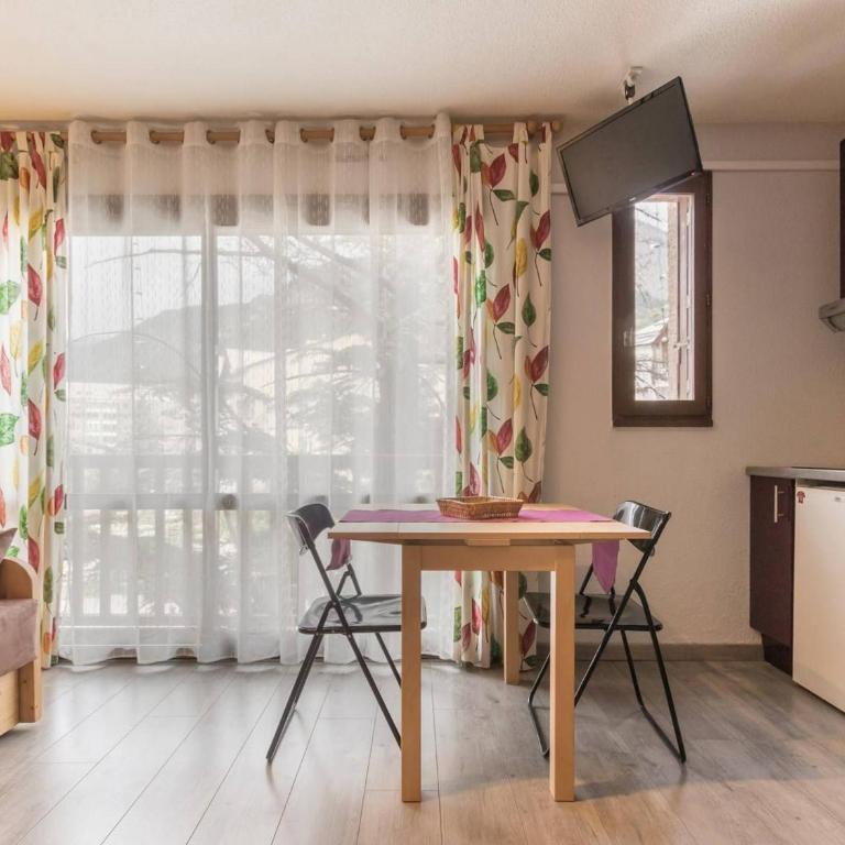 Studio cosy avec coin nuit, proche télécabine et centre, parking - FR-1-330C-21 - Appartement (3 Adultes) - 1