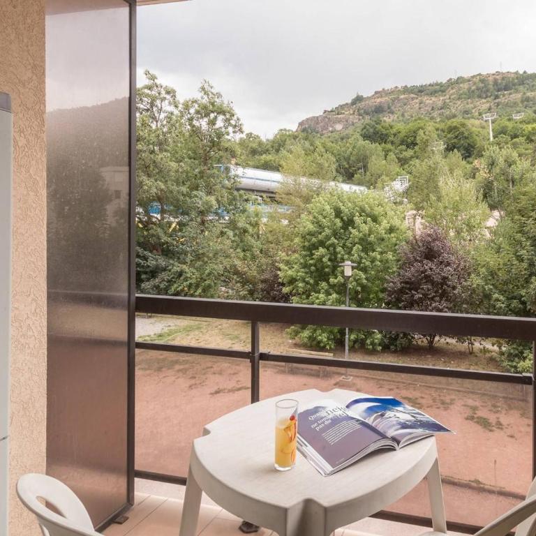 Charmant 2 pièces cabine avec balcon, proche télécabine et centre de Briançon - 4 pers. - FR-1-330C-24 - Apartment (6 Erwachsene) - 5