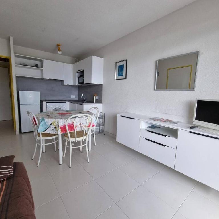 Appartement Rénové 2 Pièces + Cabine, Vue Mer, Parking - FR-1-388-117 - Apartment (6 Adults) - 11