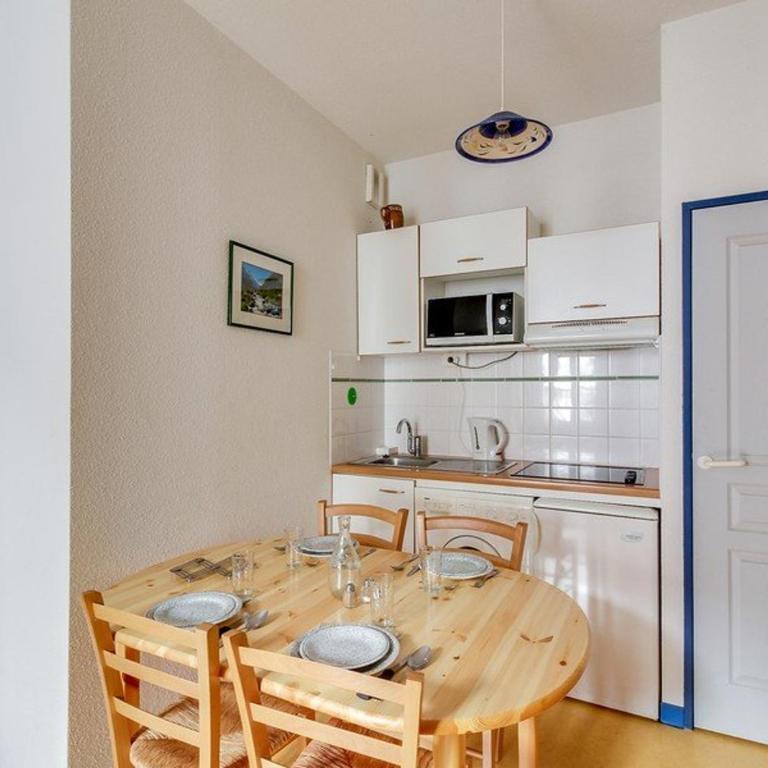 Appartement T2 à Cauterets avec Terrasse, Local à Ski, et Proche Télécabine - FR-1-401-1 - Appartement (4 Adultes) - 4