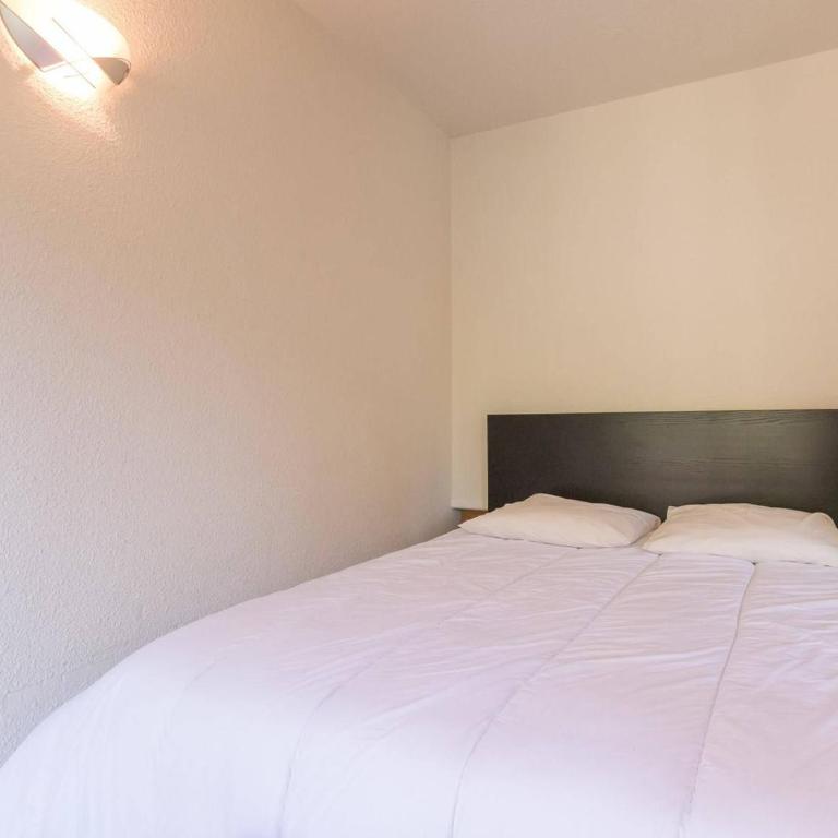 Appartement 2 pièces avec coin nuit, balcon, parking et casier à ski - Proche télécabine et centre - FR-1-330C-16 - Appartement (6 Adultes) - 6