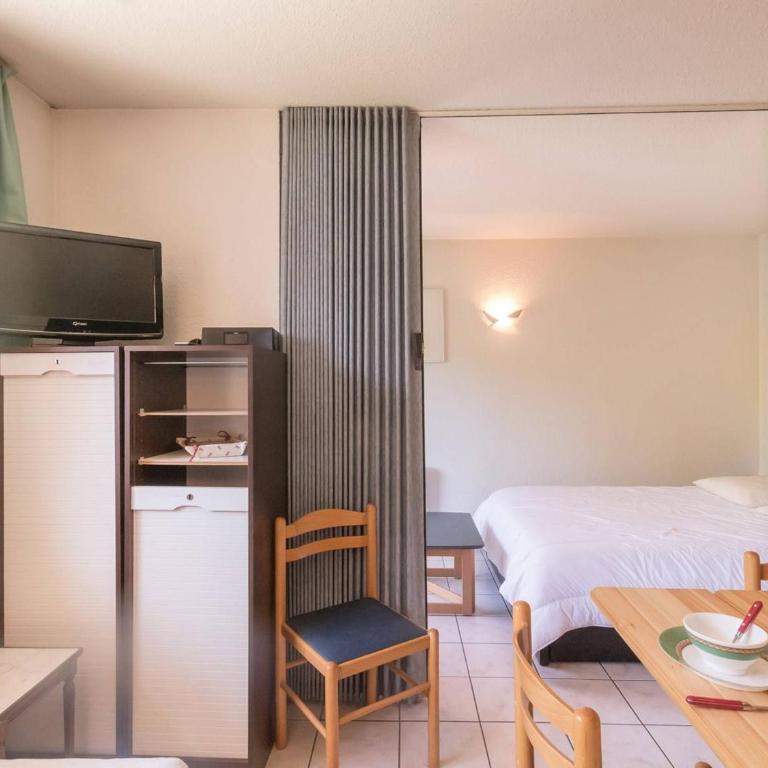 Appartement 2 pièces avec coin nuit, balcon, parking et casier à ski - Proche télécabine et centre - FR-1-330C-16 - Appartement (6 Adultes) - 8