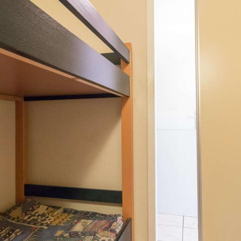 Appartement 2 pièces avec coin nuit, balcon, parking et casier à ski - Proche télécabine et centre - FR-1-330C-16 - Appartement (6 Adultes) - 9