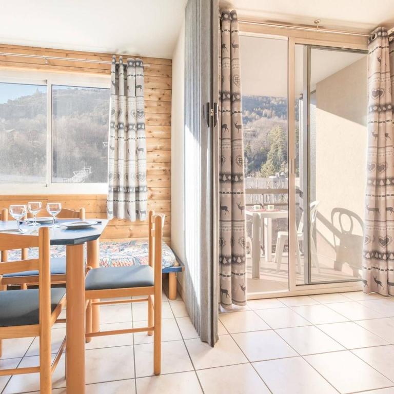 Charmant 2 pièces avec balcon, idéal pour 5 pers. à 100m des pistes, proche centre Briançon - FR-1-330C-25 - Apartment (5 Adults) - 1