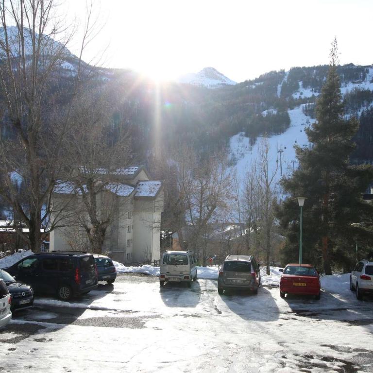 Appartement cosy pour 6 à Chantemerle, Serre-Chevalier. Balcon, parking, casier à ski, 2 étoiles. - Appartement 1 Chambre - 20