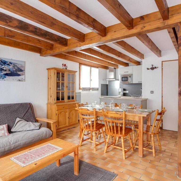 Chalet en duplex à Cauterets, 2 chambres, 7 pers., terrasse, près des remontées, parking inclus - FR-1-401-6 - Maison de Vacances - 6