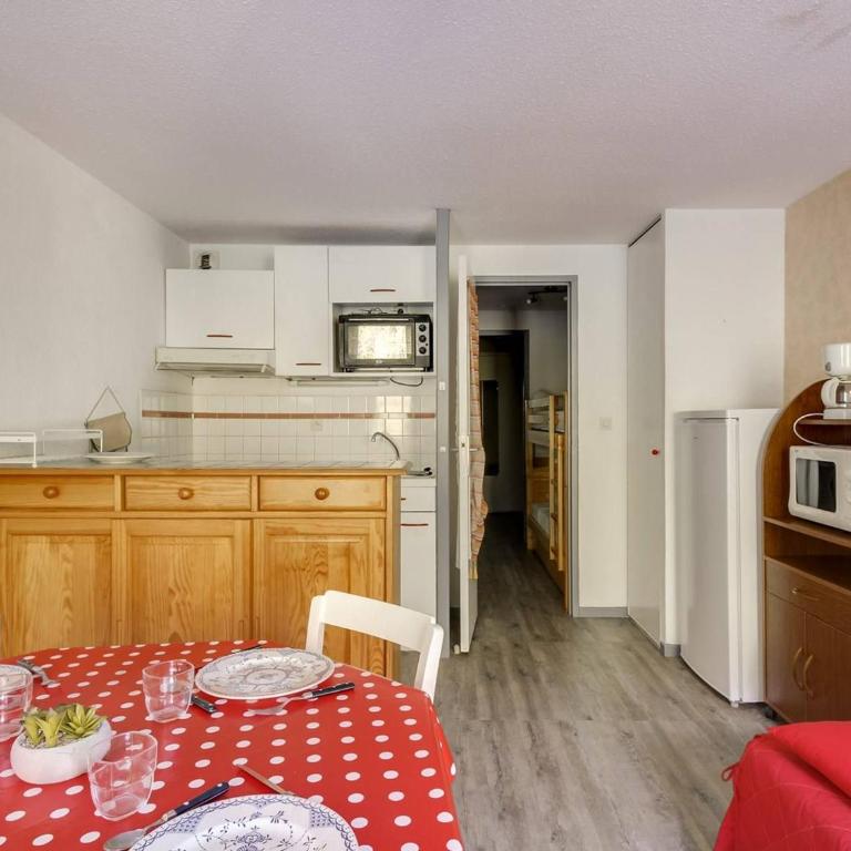 Studio cabine 6 pers, idéal montagne, ascenseur, ski, parking, animaux admis - Studio - 10