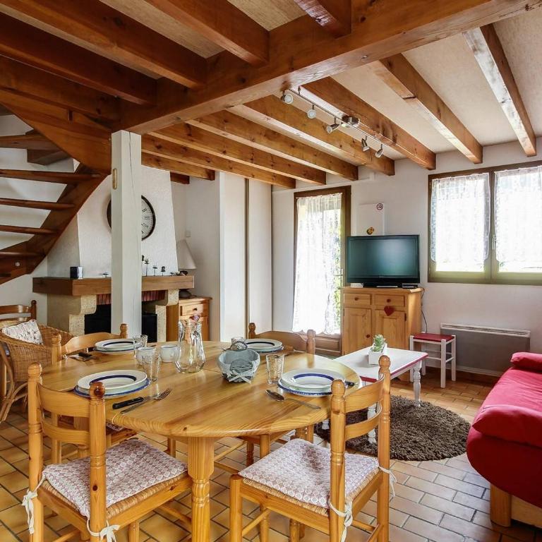 Chalet 2 chambres, 6 pers, terrasse, balcon, parking, wifi, près ski et commerces - FR-1-401-52 - Appartement (6 Adultes) - 7