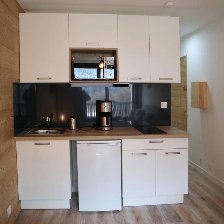 Studio rénové pour 2 pers, cœur de station, accès pistes, balcon sud - FR-1-322-307 - Studio - 10
