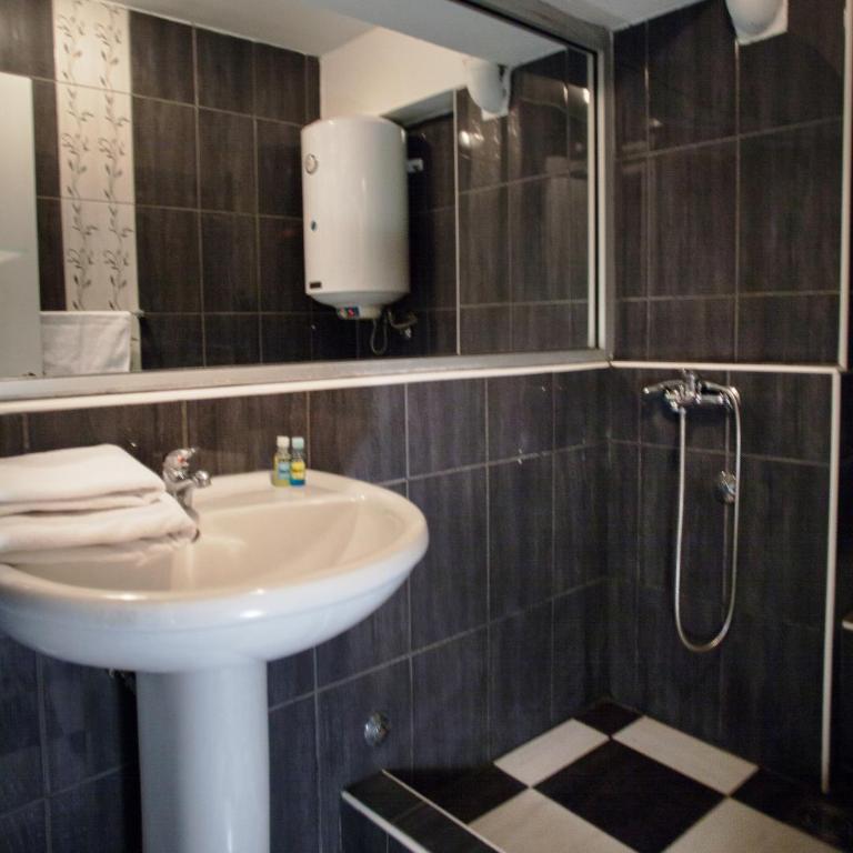 B&B Stadion - Porodična Soba (2 Odrasle Osobe + 2 Deteta) - 2