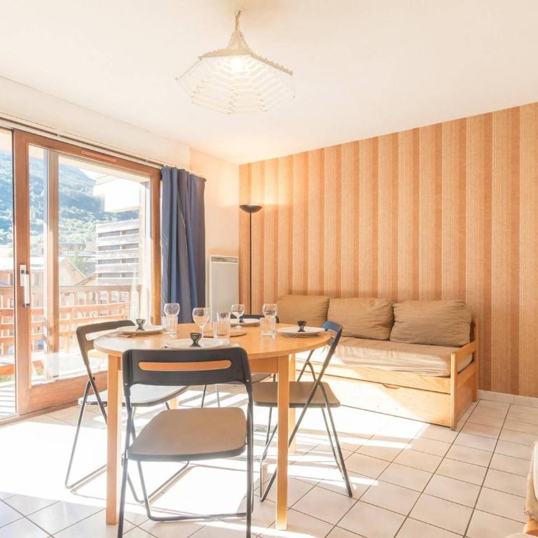 Appartement fonctionnel 2 pièces avec parking, centre Briançon - FR-1-330C-60 - Appartement (6 Adultes) - 1