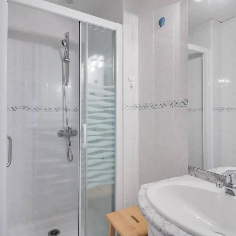 Appartement 2 pièces, centre de Cauterets, proche télécabine, local ski, bien équipé - FR-1-401-110 - Apartment (4 Adults) - 3