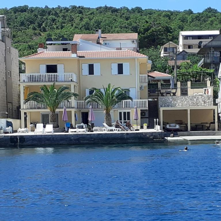 un site calme et unique au Montenegro Loue des logements les pieds dans l eau avec plage privée en face de l ile Saint Marco - Apartment with Sea View - 39