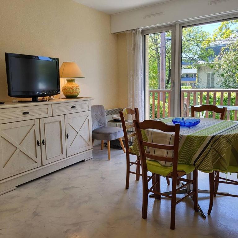 Appartement T2 au cœur de Cabourg avec balcon, parking & acceptant animaux - FR-1-465-16 - Appartamento (4 Adulti) - 4