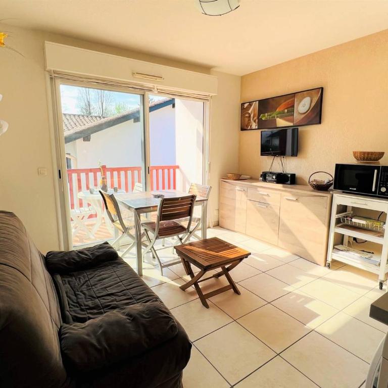Appartement T1 bis à Cambo-les-Bains avec terrasse - Apartamento de 1 dormitorio - 3