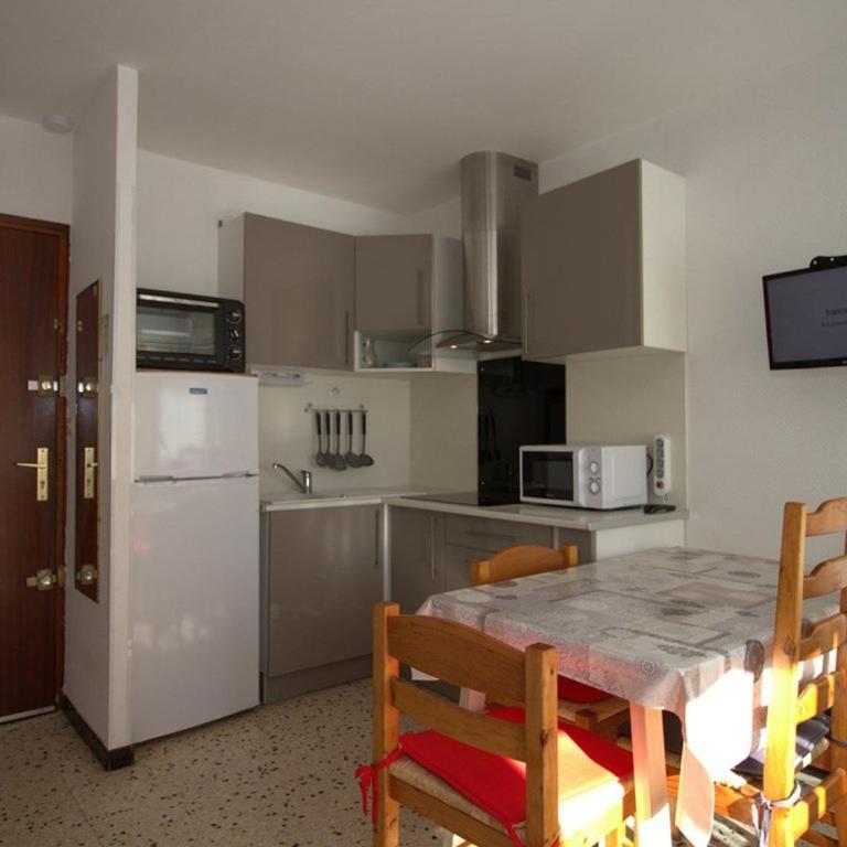 Appartement T1 avec balcon, climatisation et parking près du Parc Charles de Gaulle à Balaruc-les-Bains - FR-1-553-101 - Appartement (4 Adultes) - 5