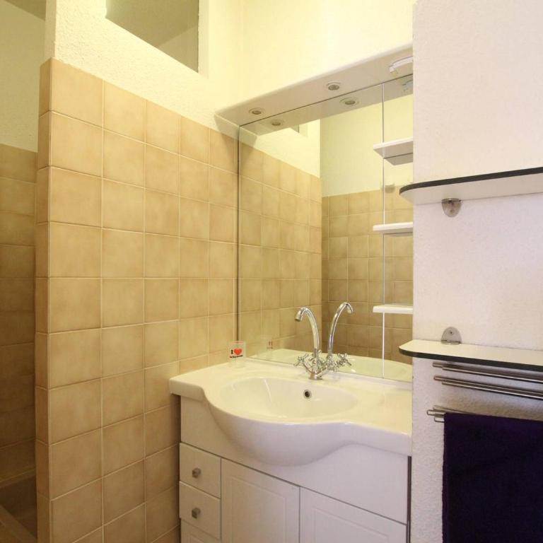 Appartement T2 cabine à Briançon, parfait pour 4-6 pers, proche centre, télécabine et commerces - FR-1-330C-65 - Appartement (6 Adultes) - 15