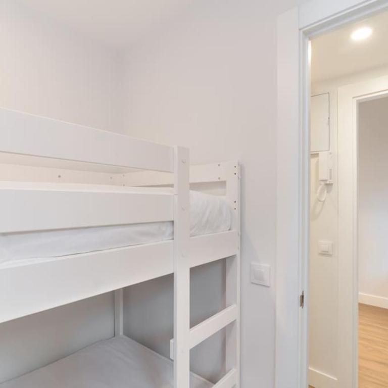 Moderno y Acogedor Apartamento en Atocha 4 PAX A/C - Apartamento de 2 dormitorios - 2