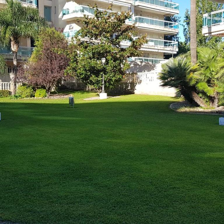 Appartement tout confort terrasse 21 m2 pleins sud wifi proche port aventura centre et plage 2 chambres 2 SDB piscine - Apartamento de 2 dormitorios - 10