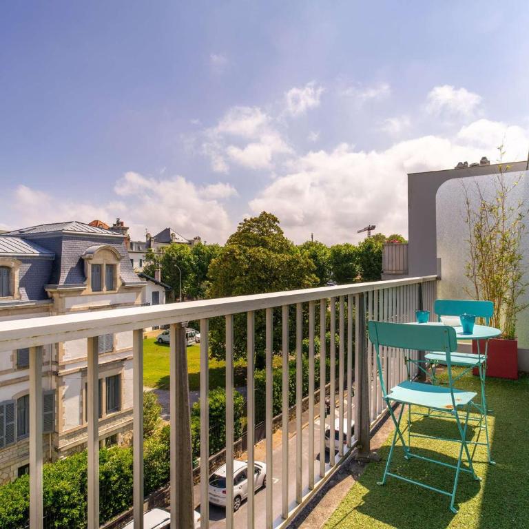 Studio rénové avec balcon, quartier Saint Charles, à 800m de la plage du Miramar - FR-1-3-465 - Studio - 1