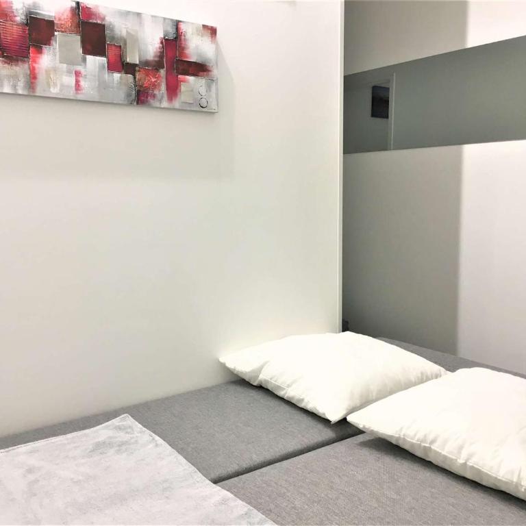 Studio rénové avec balcon, quartier Saint Charles, à 800m de la plage du Miramar - FR-1-3-465 - Studio - 12