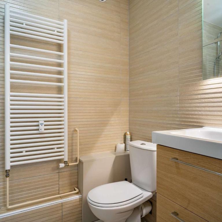Studio rénové avec balcon, quartier Saint Charles, à 800m de la plage du Miramar - FR-1-3-465 - Studio - 13
