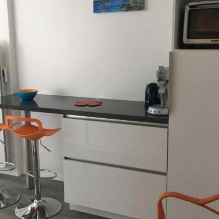 Appartement lumineux avec balcon, parking et animaux acceptés - FR-1-494-66 - Apartment (4 Adults) - 9