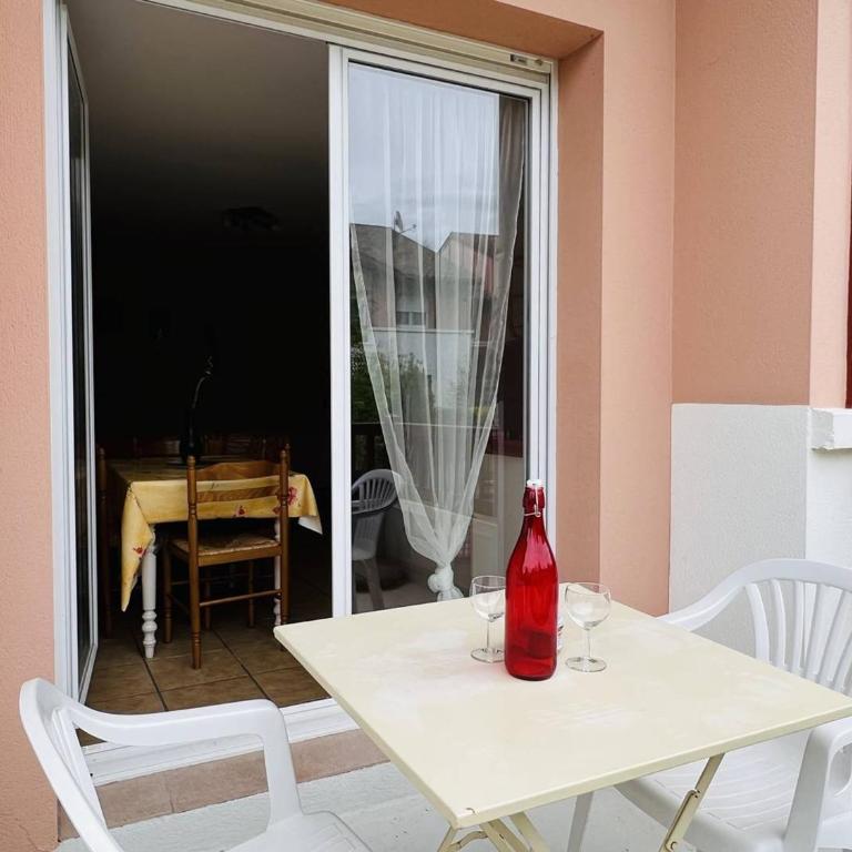 Appartement F2 avec piscine et parking à Cambo-les-Bains - Appartement 1 Chambre - 13