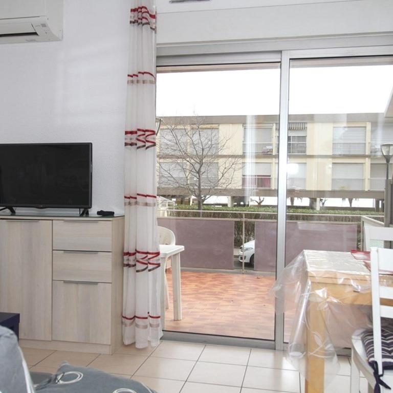 Charmant T1 avec grande terrasse, climatisé, proche des Thermes, équipé lave-vaisselle et lave-linge - FR-1-553-43 - Apartment (4 Adults) - 2