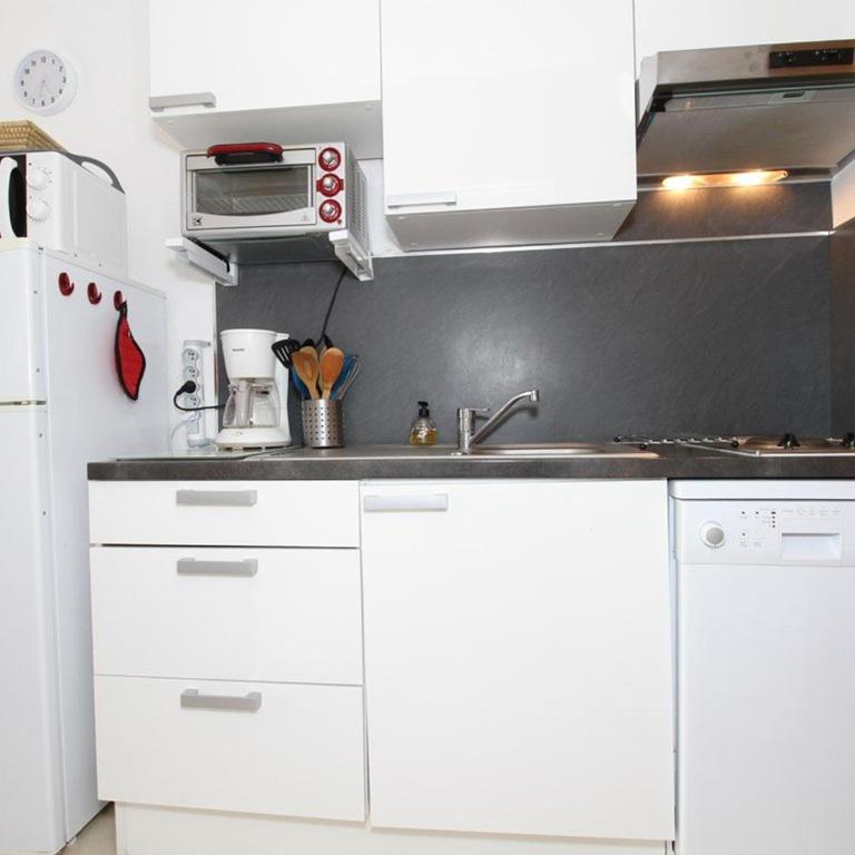 Charmant T1 avec grande terrasse, climatisé, proche des Thermes, équipé lave-vaisselle et lave-linge - FR-1-553-43 - Apartment (4 Adults) - 3