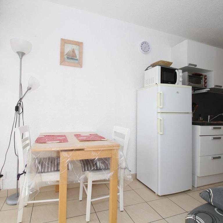 Charmant T1 avec grande terrasse, climatisé, proche des Thermes, équipé lave-vaisselle et lave-linge - FR-1-553-43 - Apartment (4 Adults) - 5