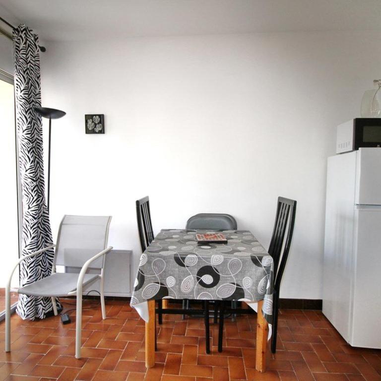Studio rénové avec wifi, balcon et climatisation à Balaruc-les-Bains - FR-1-553-53 - Studio - 5