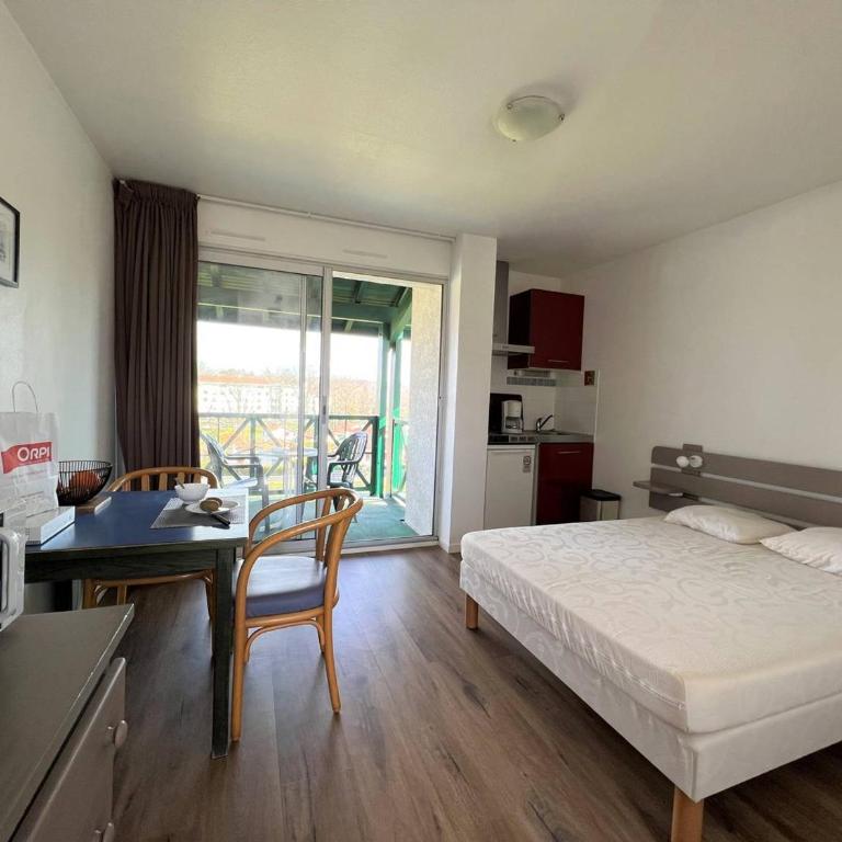Studio à Cambo-les-Bains, Internet, Parking, Animaux admis - Estudio - 2