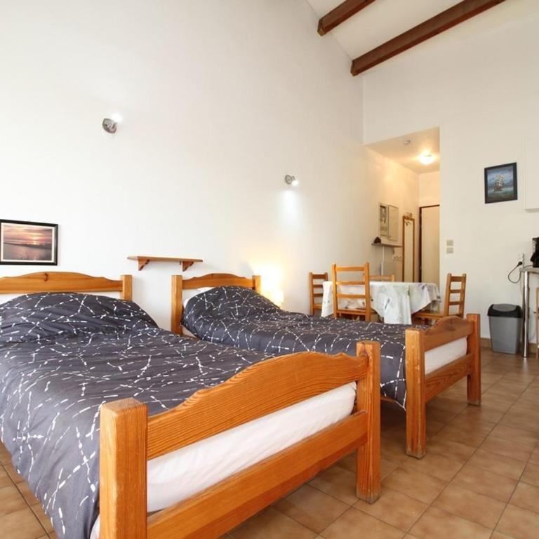 Grand Studio Climatisé avec Terrasse et Parkings, Proche des Thermes - FR-1-553-106 - Studio - 1