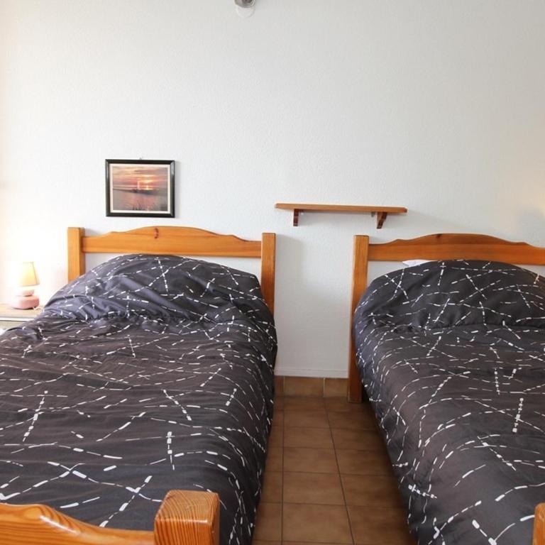 Grand Studio Climatisé avec Terrasse et Parkings, Proche des Thermes - FR-1-553-106 - Studio - 4