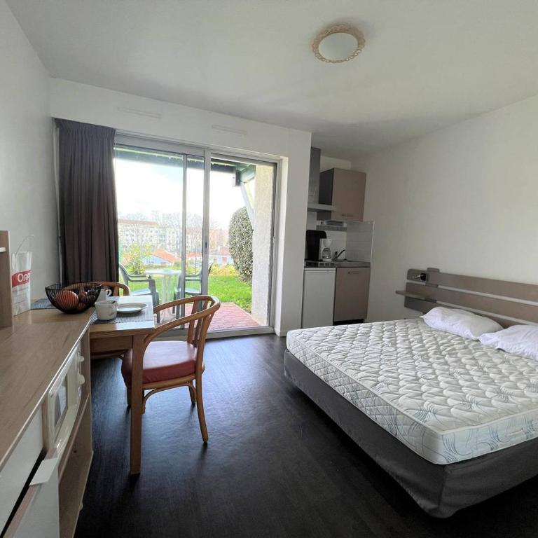 Studio central Cambo avec terrasse et parking, animaux acceptés - Estudio - 2