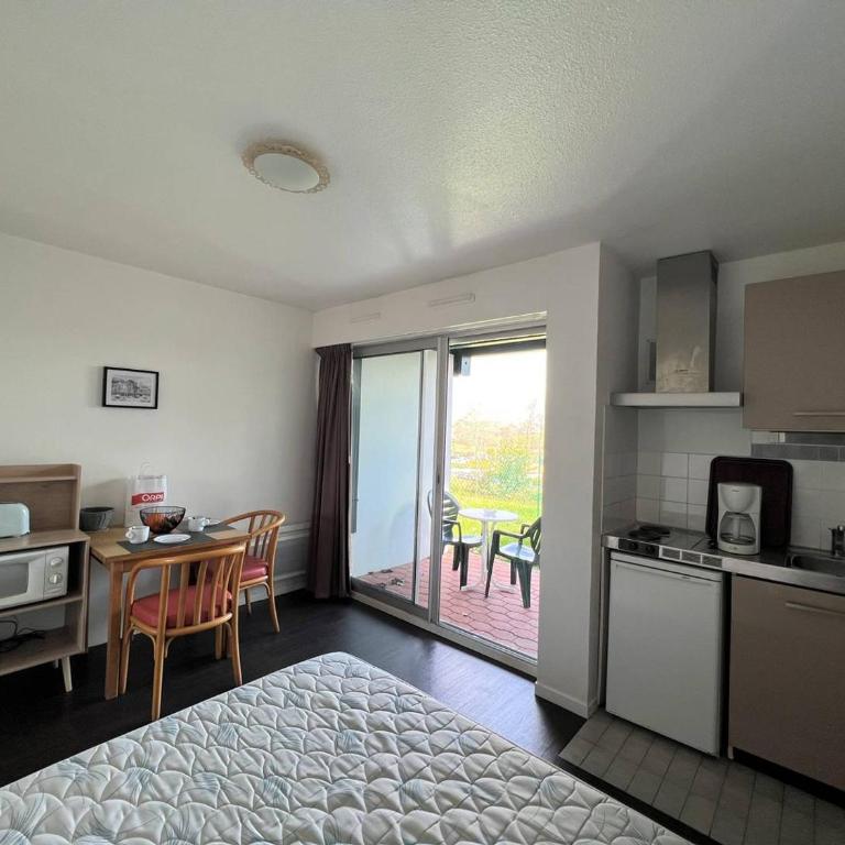 Studio central Cambo avec terrasse et parking, animaux acceptés - Estudio - 4
