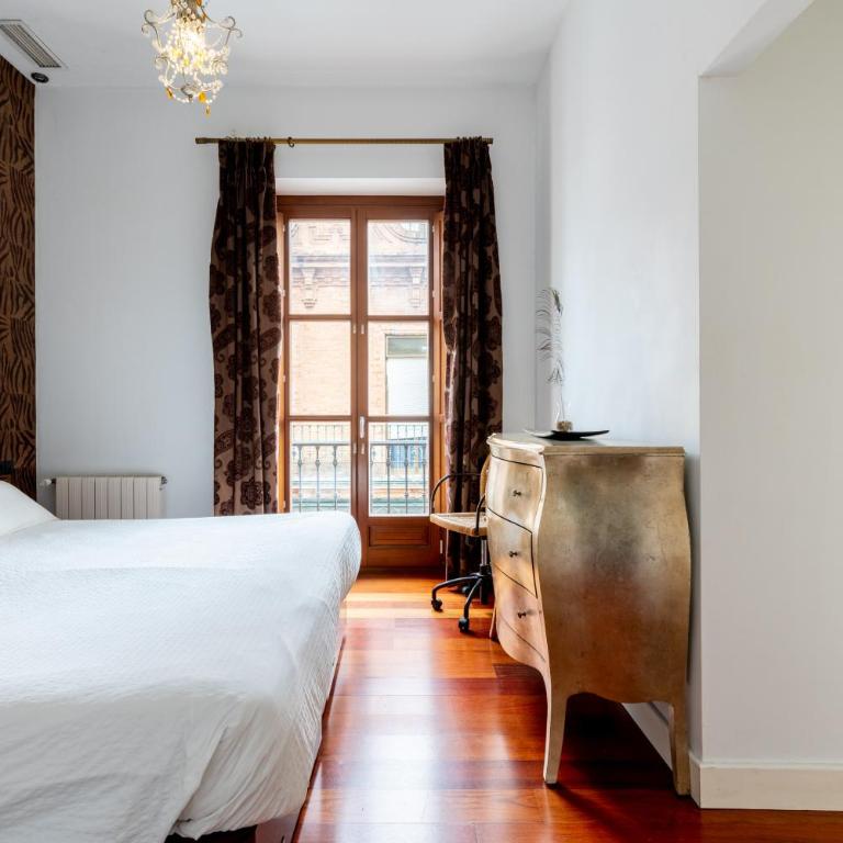 Cathedral Apartment, upper floor apartment - Apartamento - 37