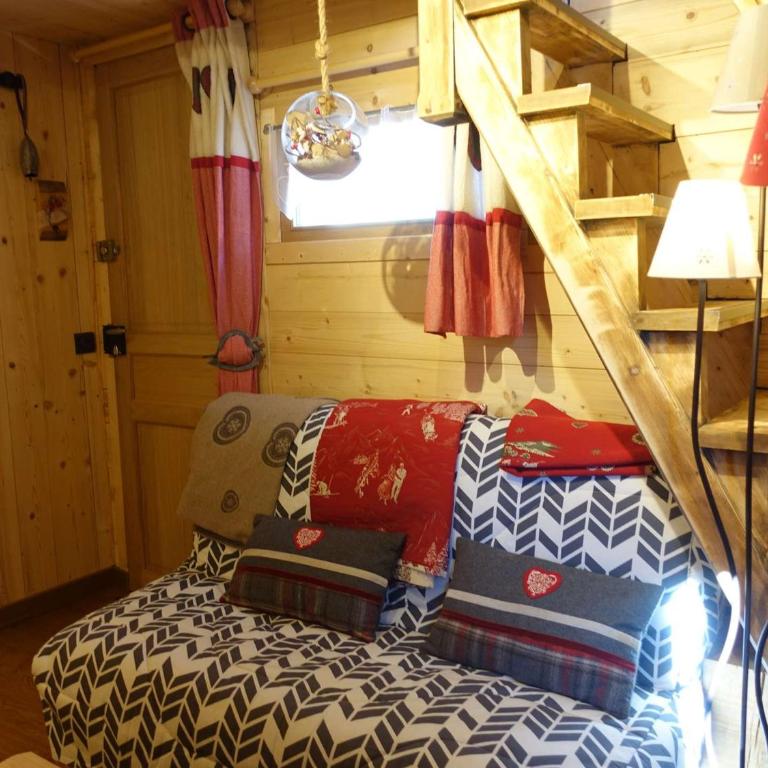 Charmant Mazot Savoyard à Hauteluce: Idéal pour Couple, Proche Commerces et Ski, Bien Équipé - Chalet 1 Chambre - 2