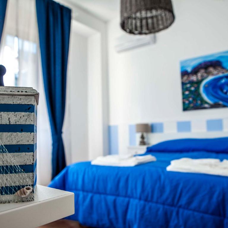 Martins Rooms Palermo - Camera Matrimoniale con Bagno Privato Esterno - 3