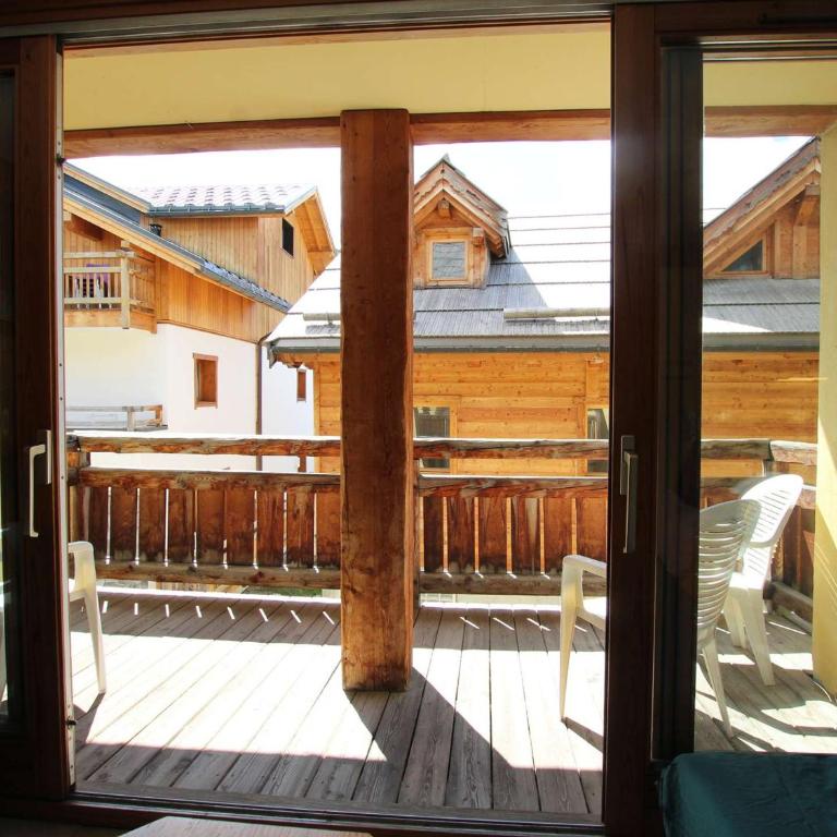 Bel appartement lumineux 54m², 3 pièces, 6 pers., coeur de Montgenèvre, animaux acceptés, balcon. - FR-1-330D-12 - Appartement (6 Adultes) - 12
