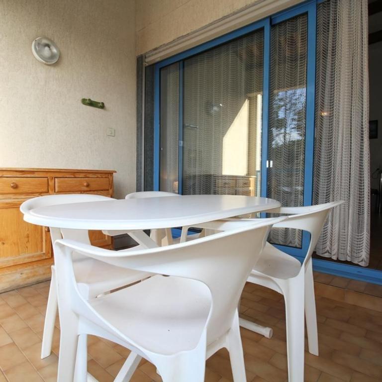 Grand Studio Climatisé avec Terrasse et Parkings, Proche des Thermes - FR-1-553-106 - Studio - 5