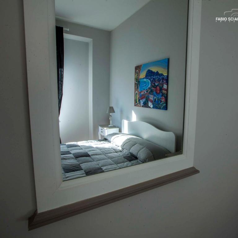 Martins Rooms Palermo - Camera Tripla con Bagno Privato Esterno - 10