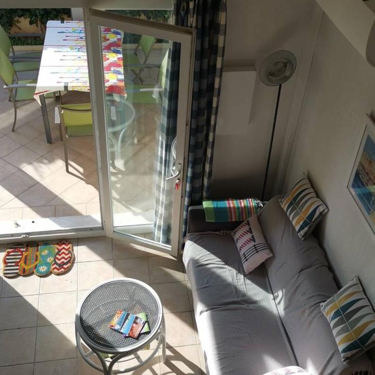 Villa rénovée climatisée avec piscine et parking proche mer - FR-1-607-107 - Maison de Vacances - 2